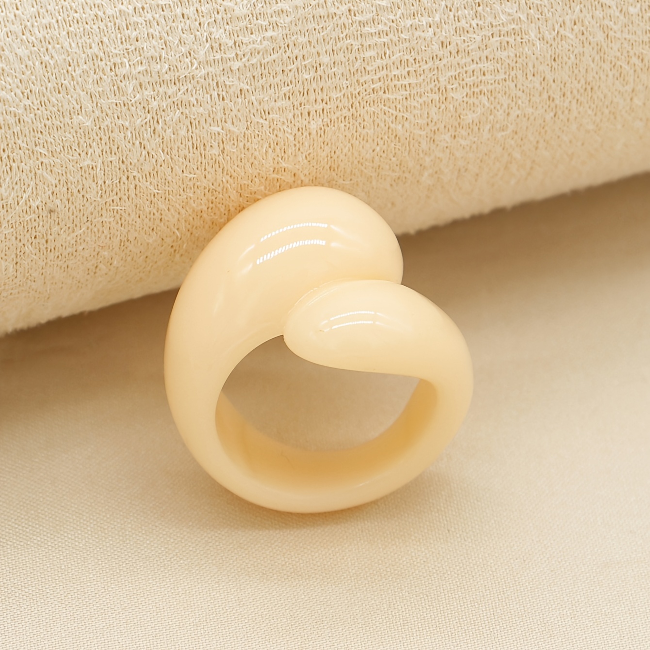 Bohemian Style Vintage Minimalist Resin Closed Ring